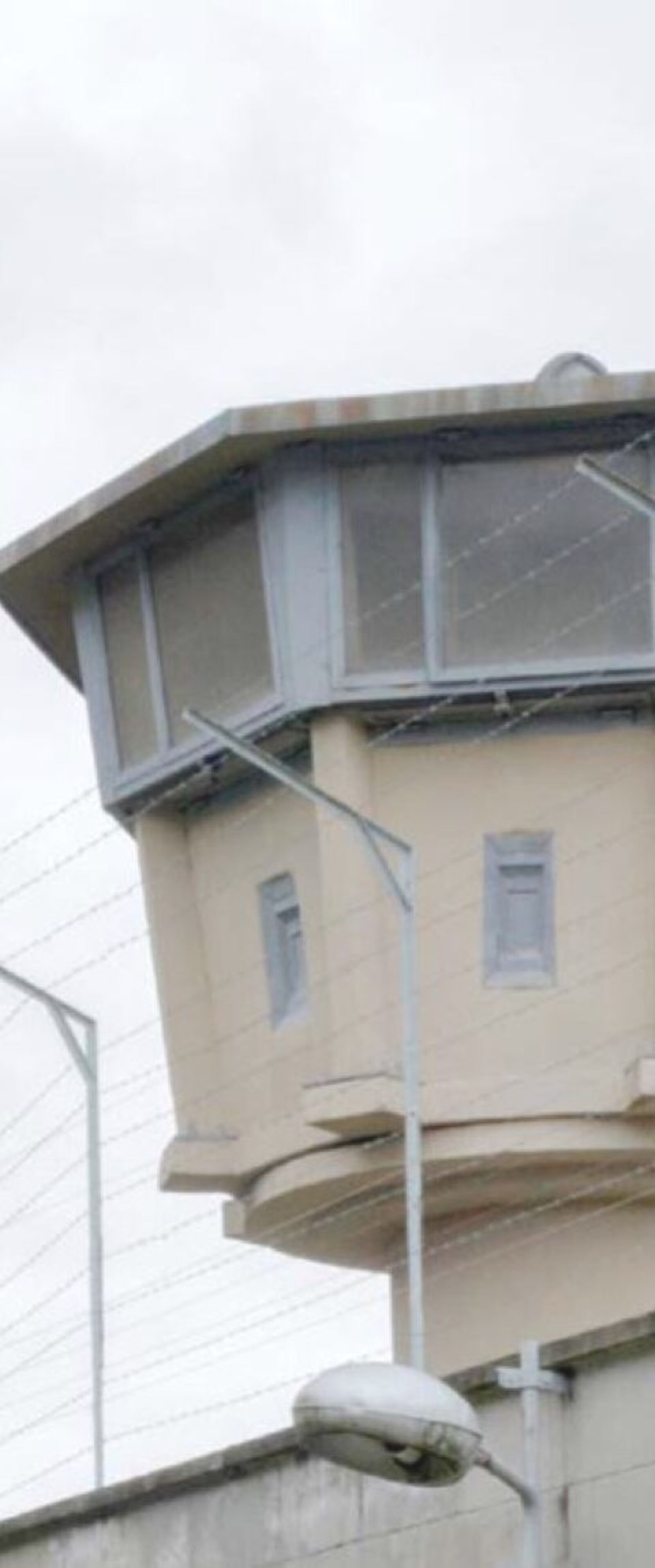 Wachturm Stasi-Gefängnis Hohenschönhausen
